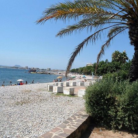 Un Grand Studio Face Au Port De Santa Lucia Saint-Raphaël Zewnętrze zdjęcie